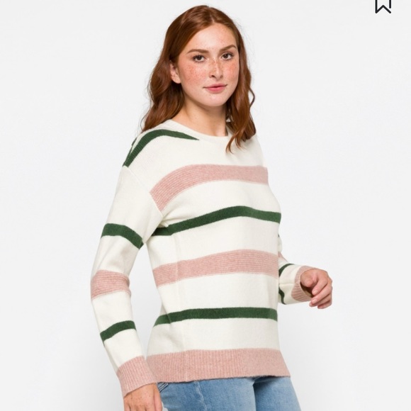 Fate Itzel crewneck pullover Stitch Fix - Picture 2 of 4